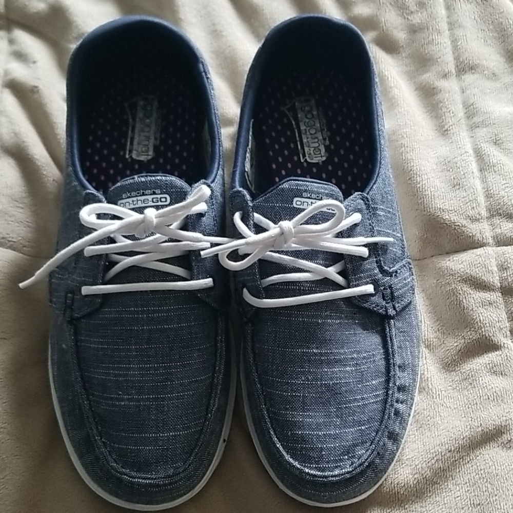 Skechers